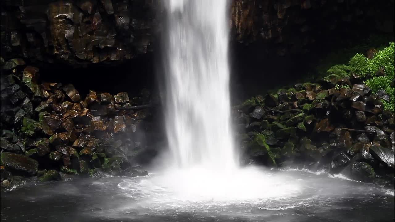 Free Video Stock Smooth Rocks At The Base Of A Waterfall Live Wallpaper - Free Download