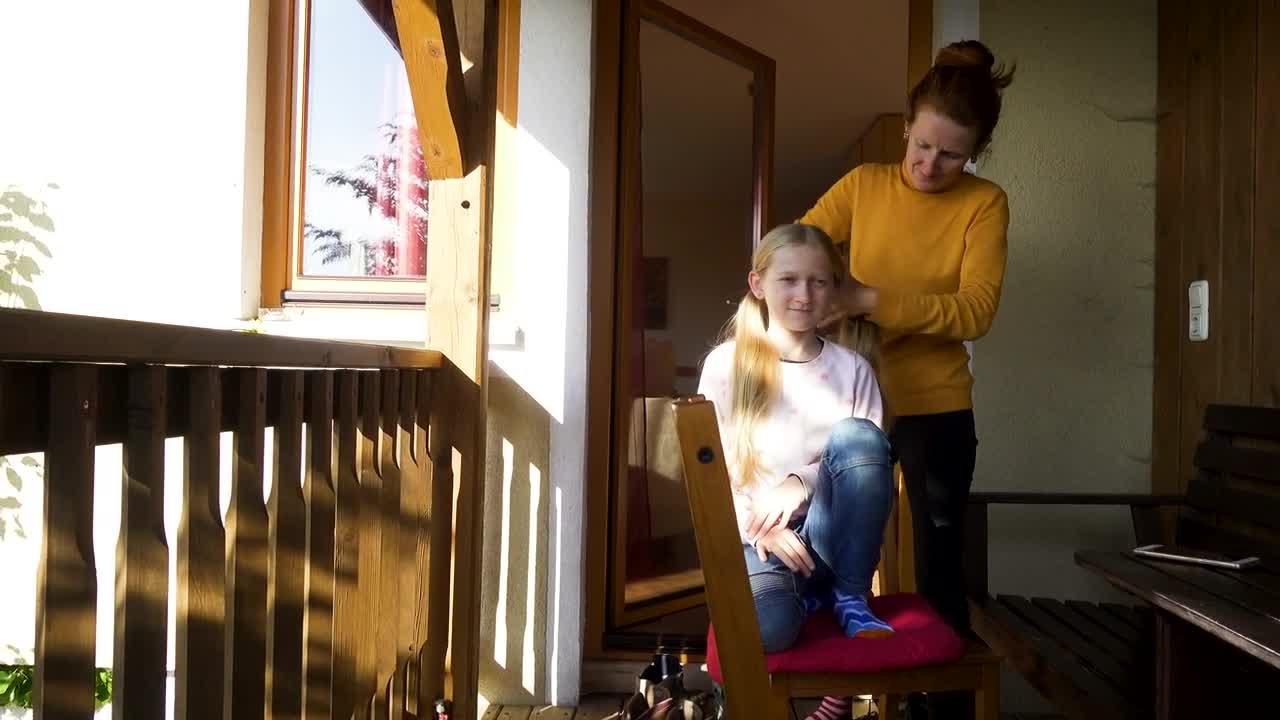 Stock Video Mother Brushing Her Daughters Hai Animated Wallpaper - Free Download