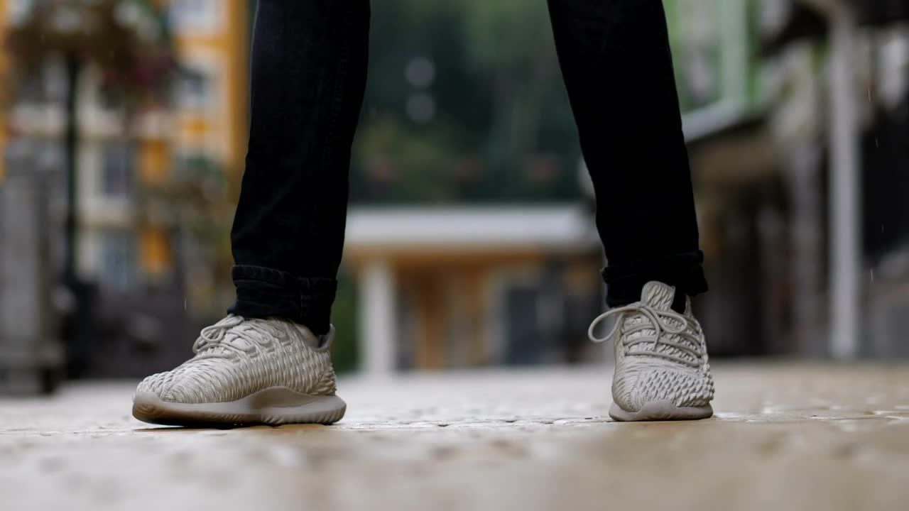 Stock Video Man Dancing On The Sidewalk Animated Wallpaper - Free Download