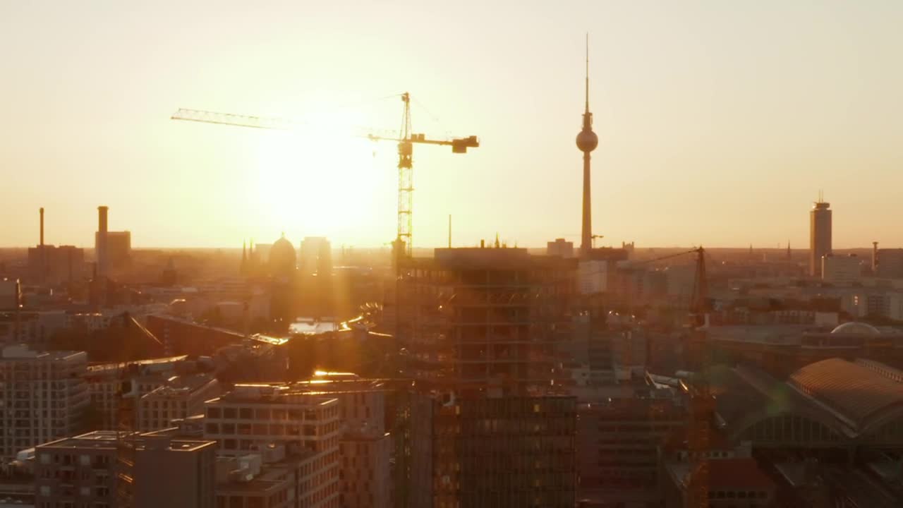Free Stock Video Shot Of Berlin With The Sun Dazzling The Camera Live Wallpaper - Free Download