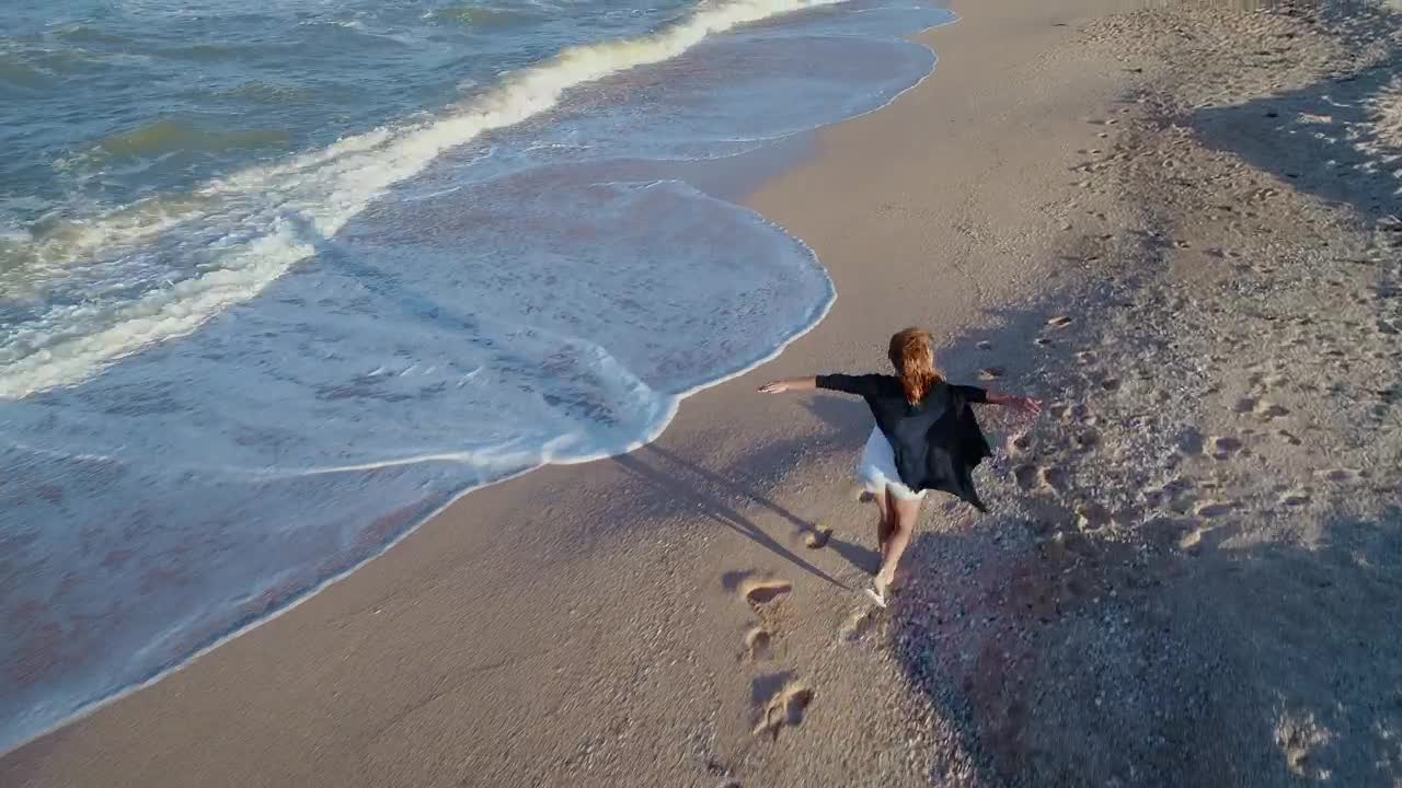 Stock Video Happy Woman Enjoying The Beach Animated Wallpaper - Free Download