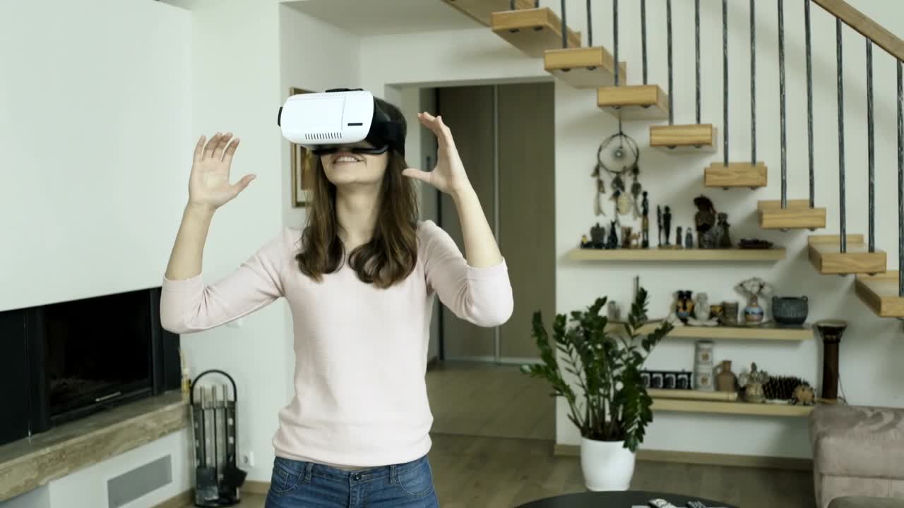 Free Stock Video Woman Enjoying The Virtual Reality Experience Live Wallpaper - Free Download