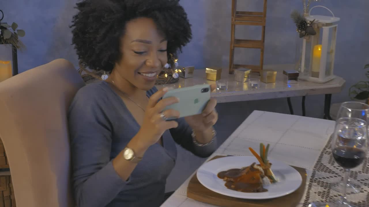 Video Stock Recording Christmas Dinner For Social Networks Live Wallpaper Free - Free Download