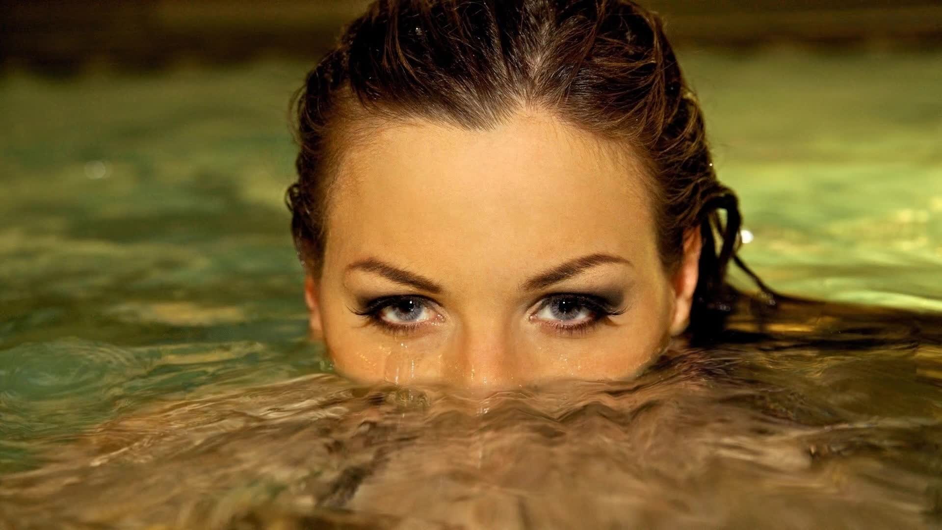 Girl  Water  Live  Desktop  Wallpaper - Free Download