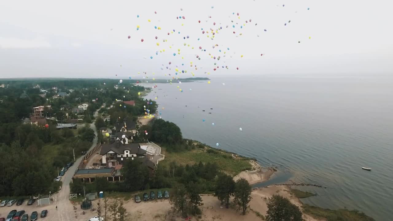 Free Stock Video Releasing Colorful Balloons Live Wallpaper - Free Download