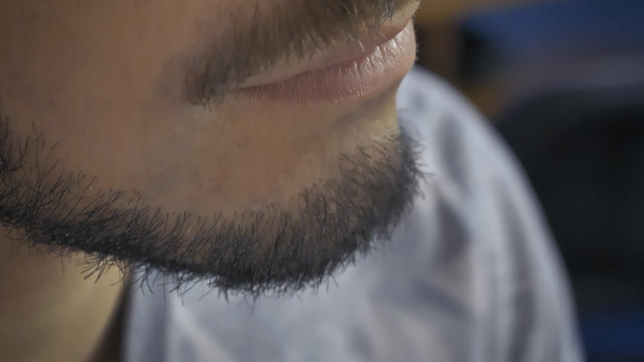 Free Stock Video Vlogger Testing A Lapel Mic On His Neck Live Wallpaper - Free Download