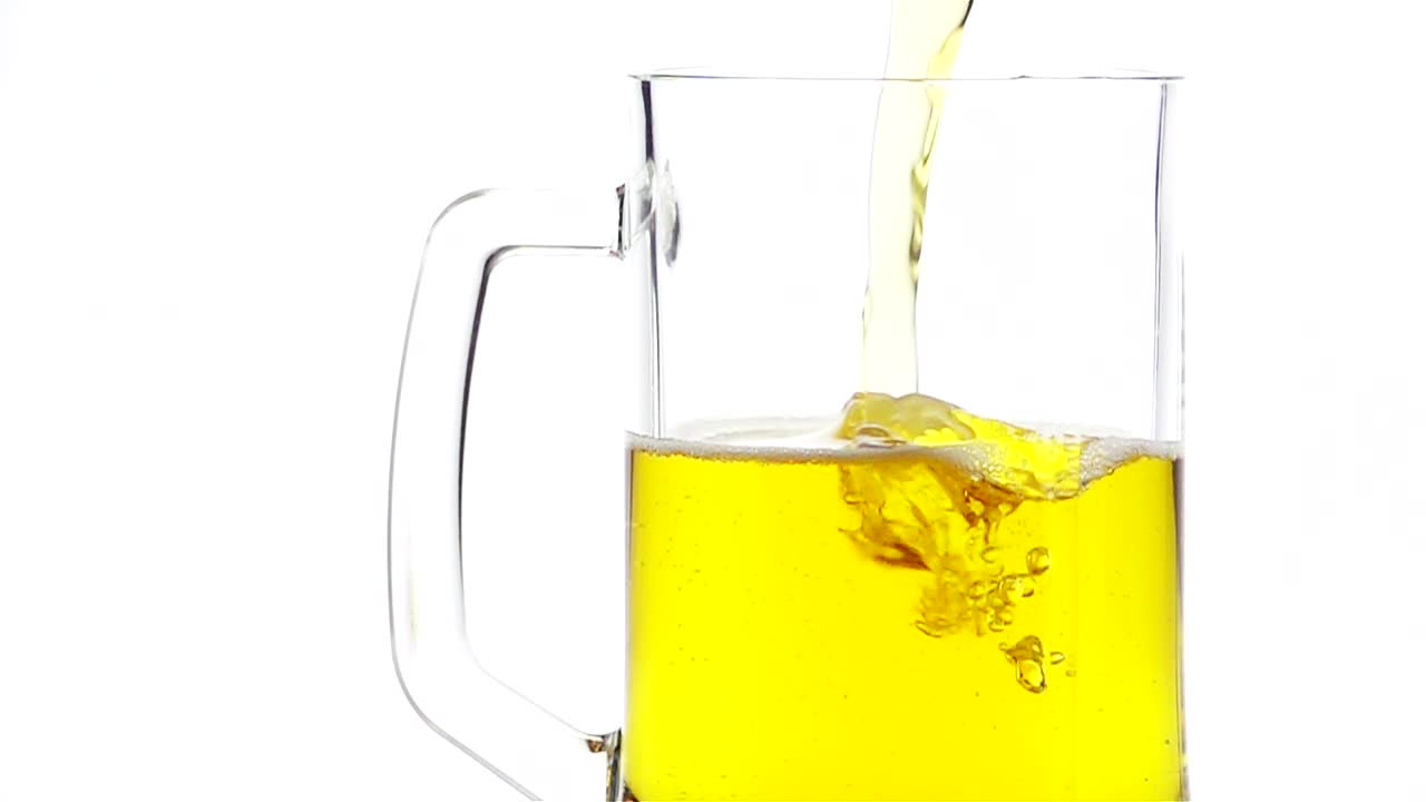 Video Stock Pouring Light Beer On Beer Mug Live Wallpaper Free - Free Download