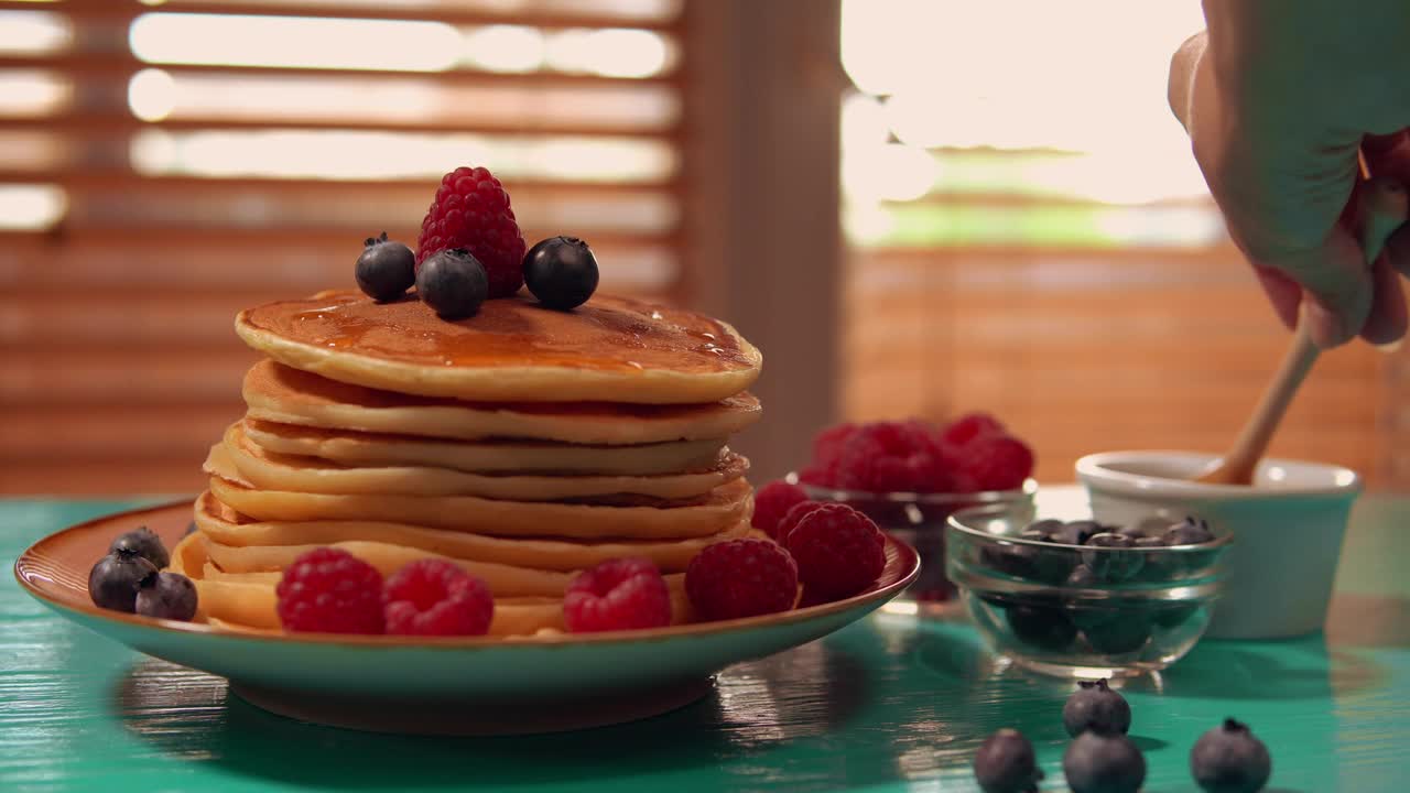 Video Stock Plate With A Tower Of Hot Cakes For Breakfast Live Wallpaper Free - Free Download