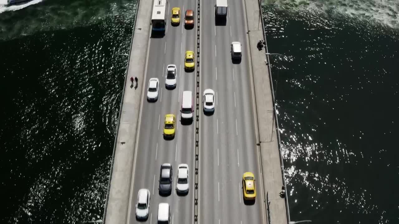 Free Video Stock traffic above and below the golden horn bridge Live Wallpaper - Free Download