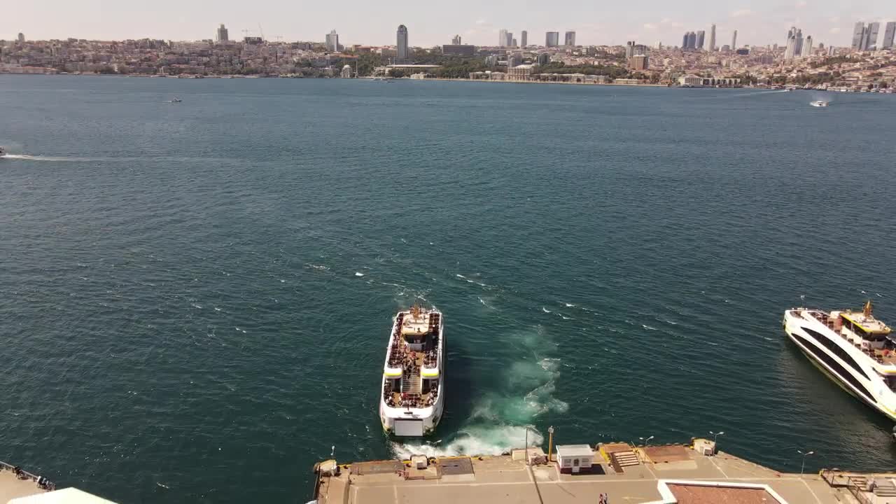 Stock Video Coast With A Couple Of Yachts In A Sunny City Live Wallpaper For PC - Free Download