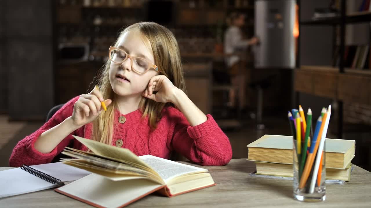 Stock Video Girl Thinking While Working Live Wallpaper For PC - Free Download