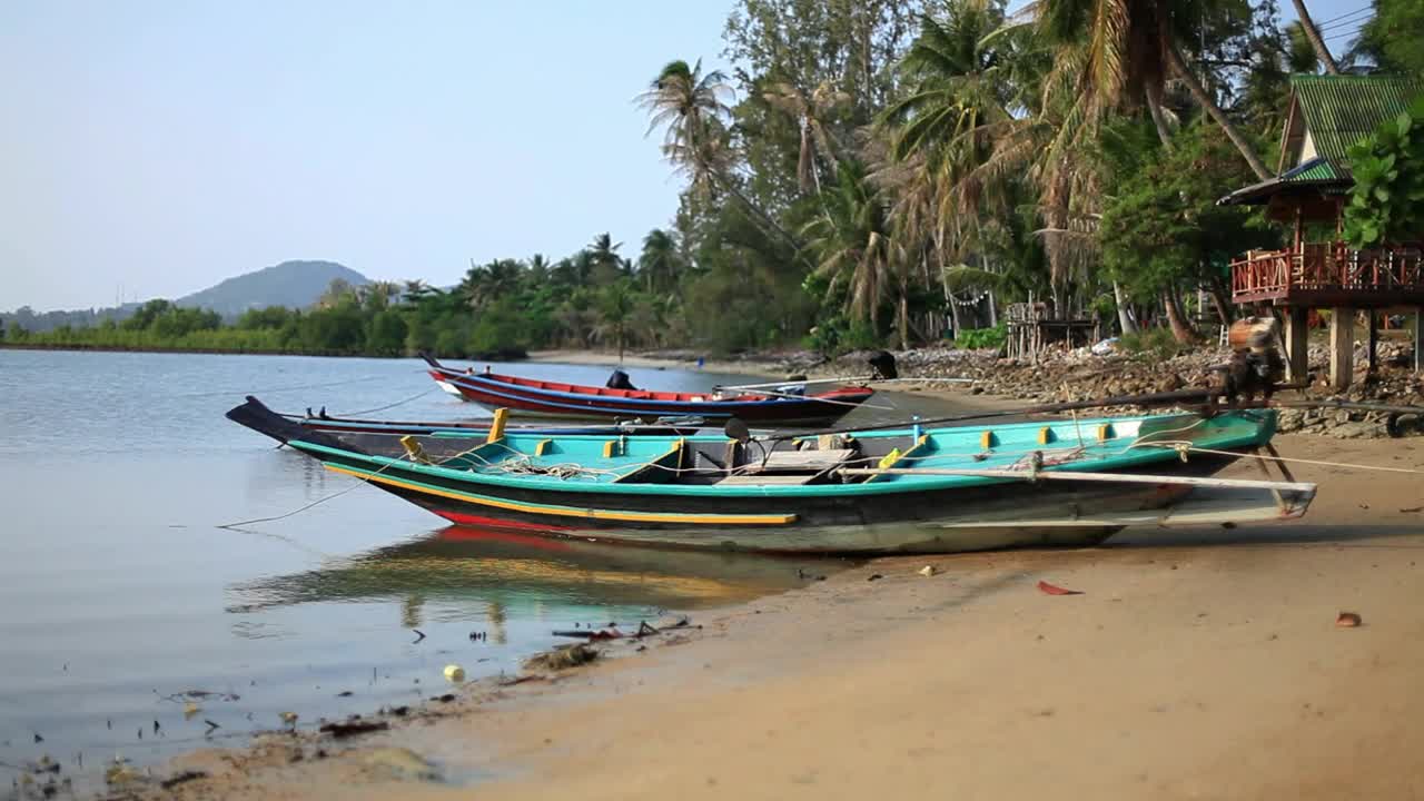 Stock Video Fishing Boats On The Beach In Thailand Live Wallpaper For PC - Free Download