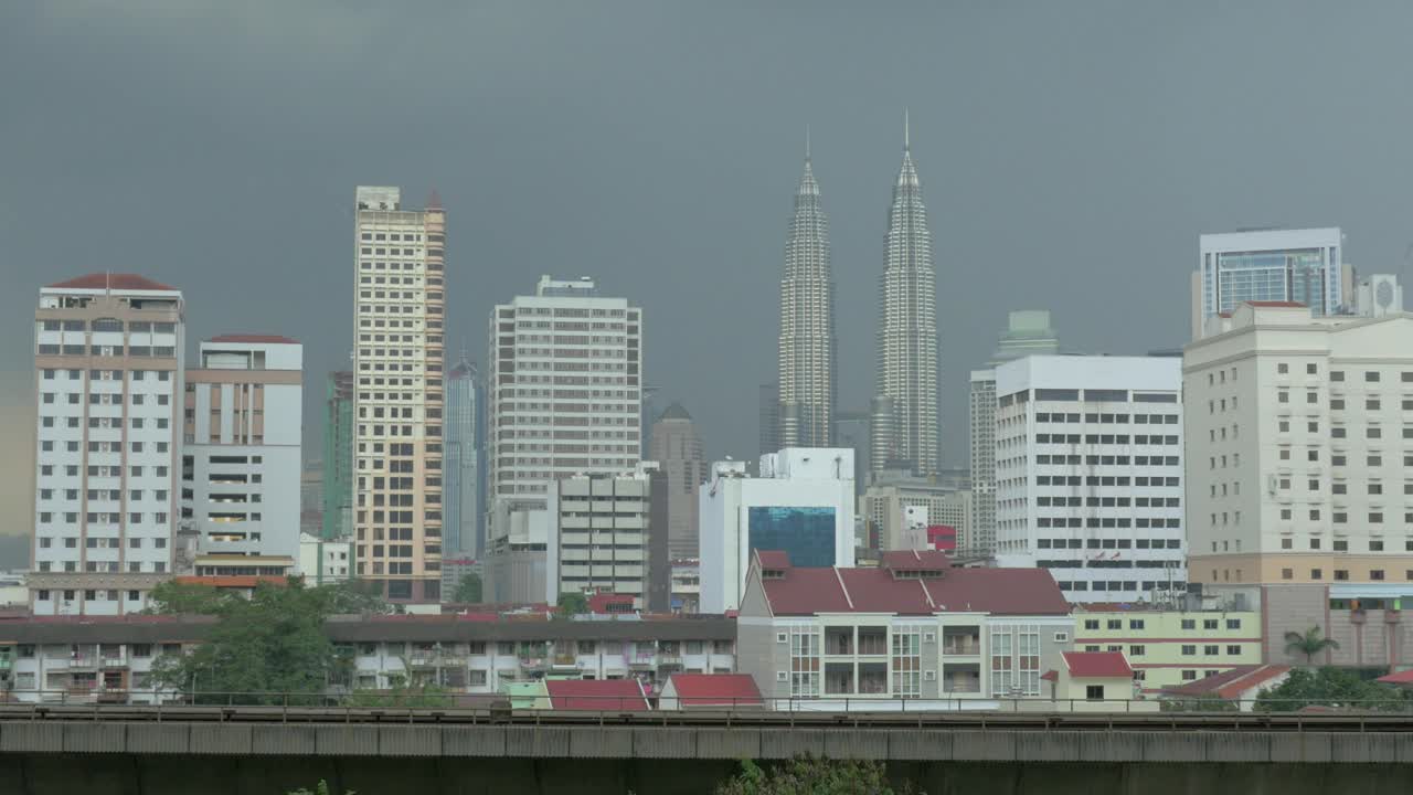 Free Video Stock train moving slowly in malaysia Live Wallpaper - Free Download