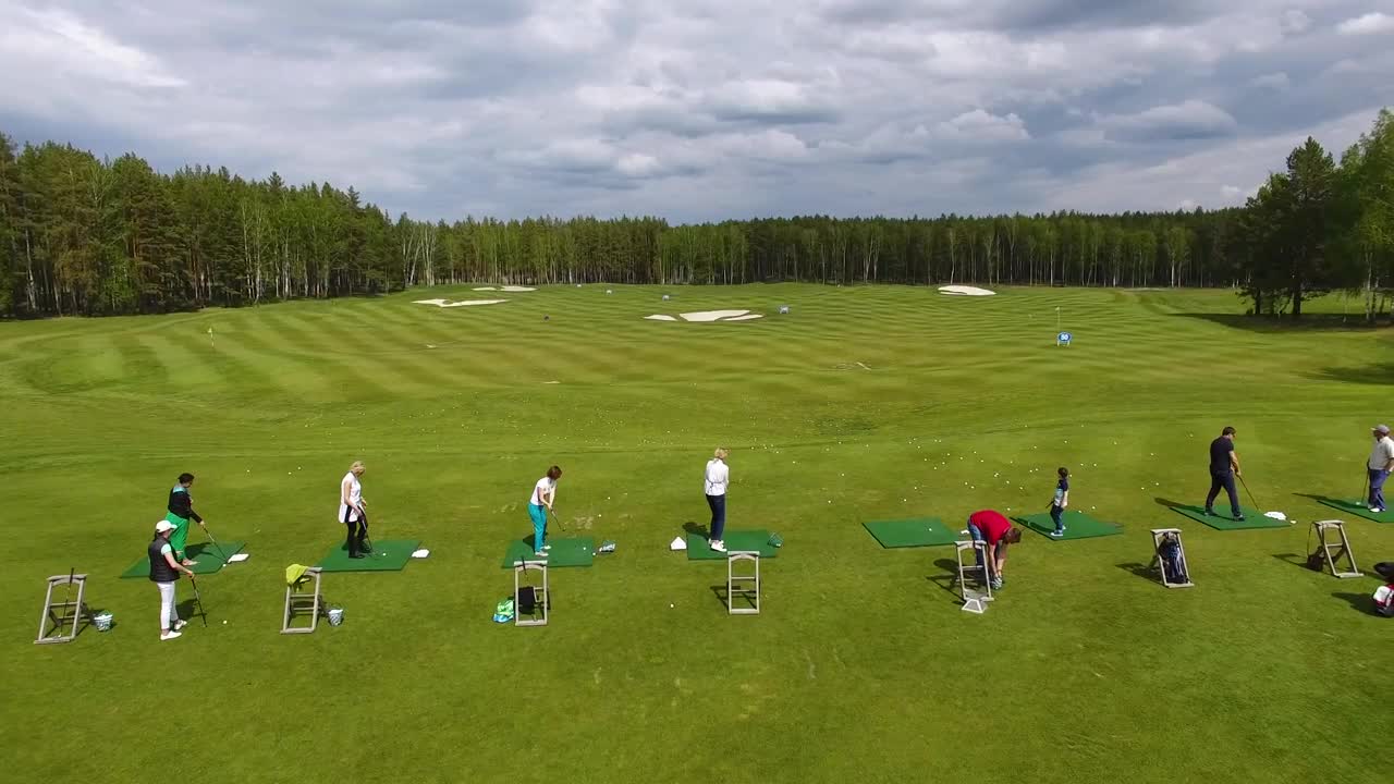 Stock Video People Playing Golf Live Wallpaper - Free Download