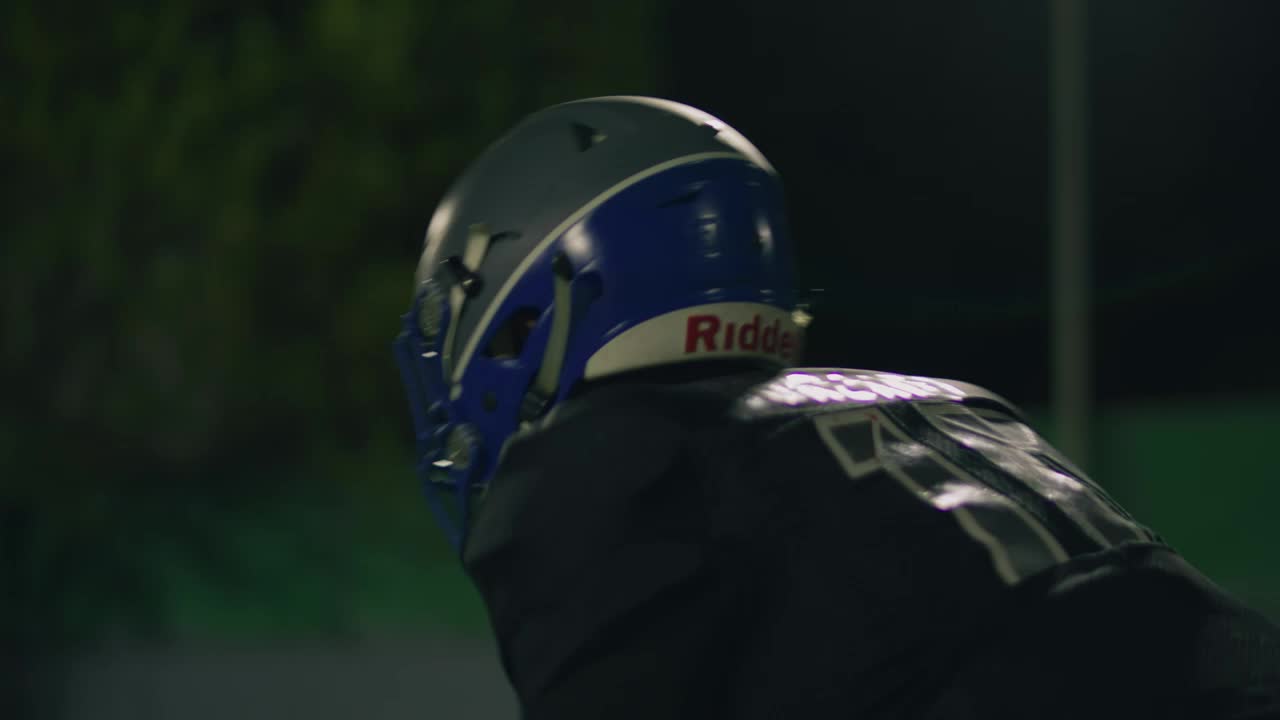 Video Stock Close Shot Of A Quarterback Doing A Pass Live Wallpaper For PC - Free Download