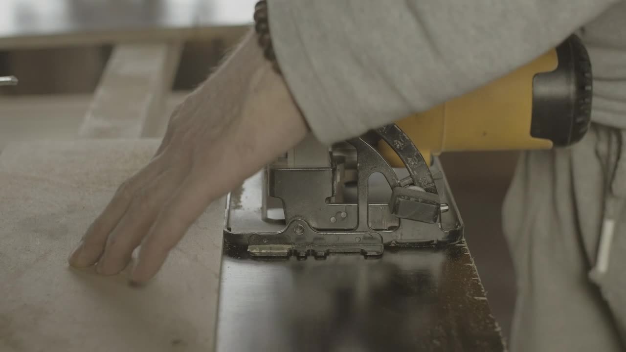 Video Stock Carpenter Using A Wood Cutter Live Wallpaper For PC - Free Download