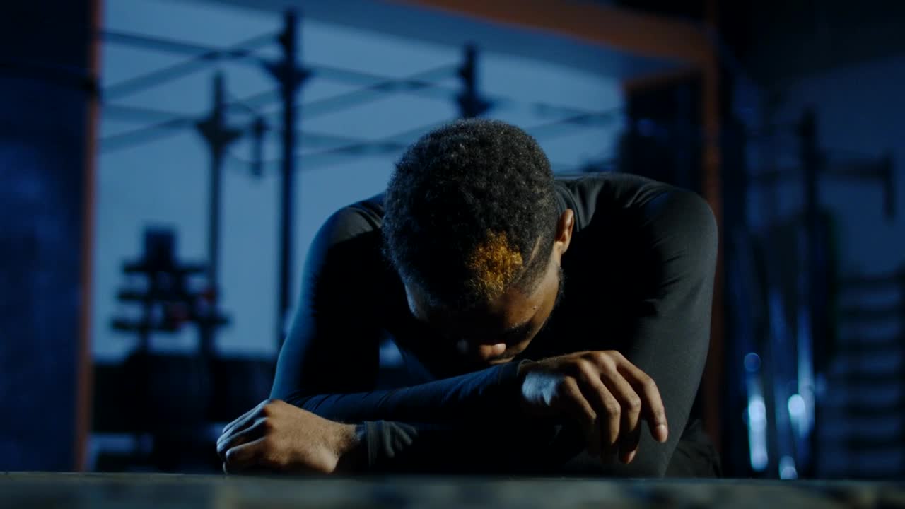 Free Video Stock tired athlete catching his breath Live Wallpaper - Free Download
