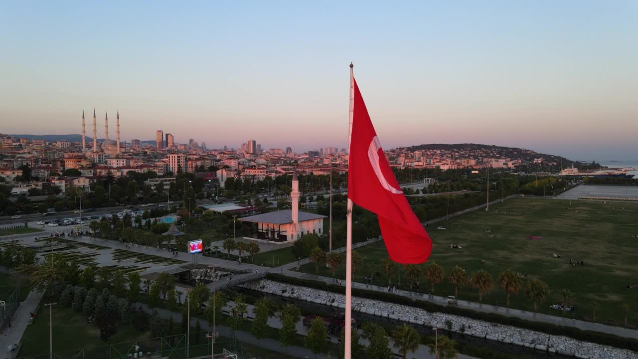 Free Stock Video Turkey Flag On Top Of A City Live Wallpaper - Free Download
