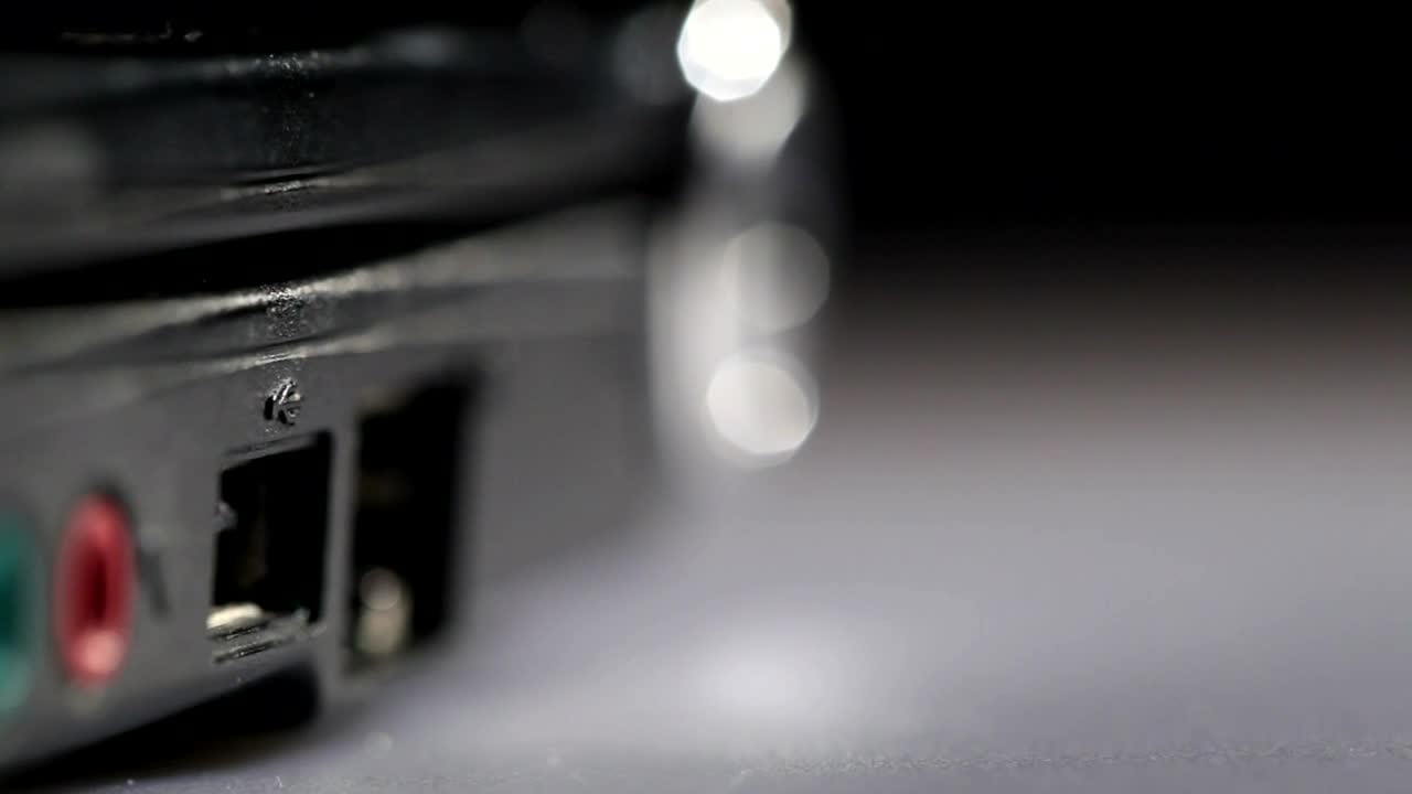 Stock Footage Using A Usb Drive Live Wallpaper - Free Download