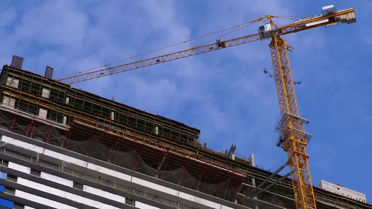 Free Stock Video Zooming Out Of A Construction Site With A Crane Live Wallpaper - Free Download