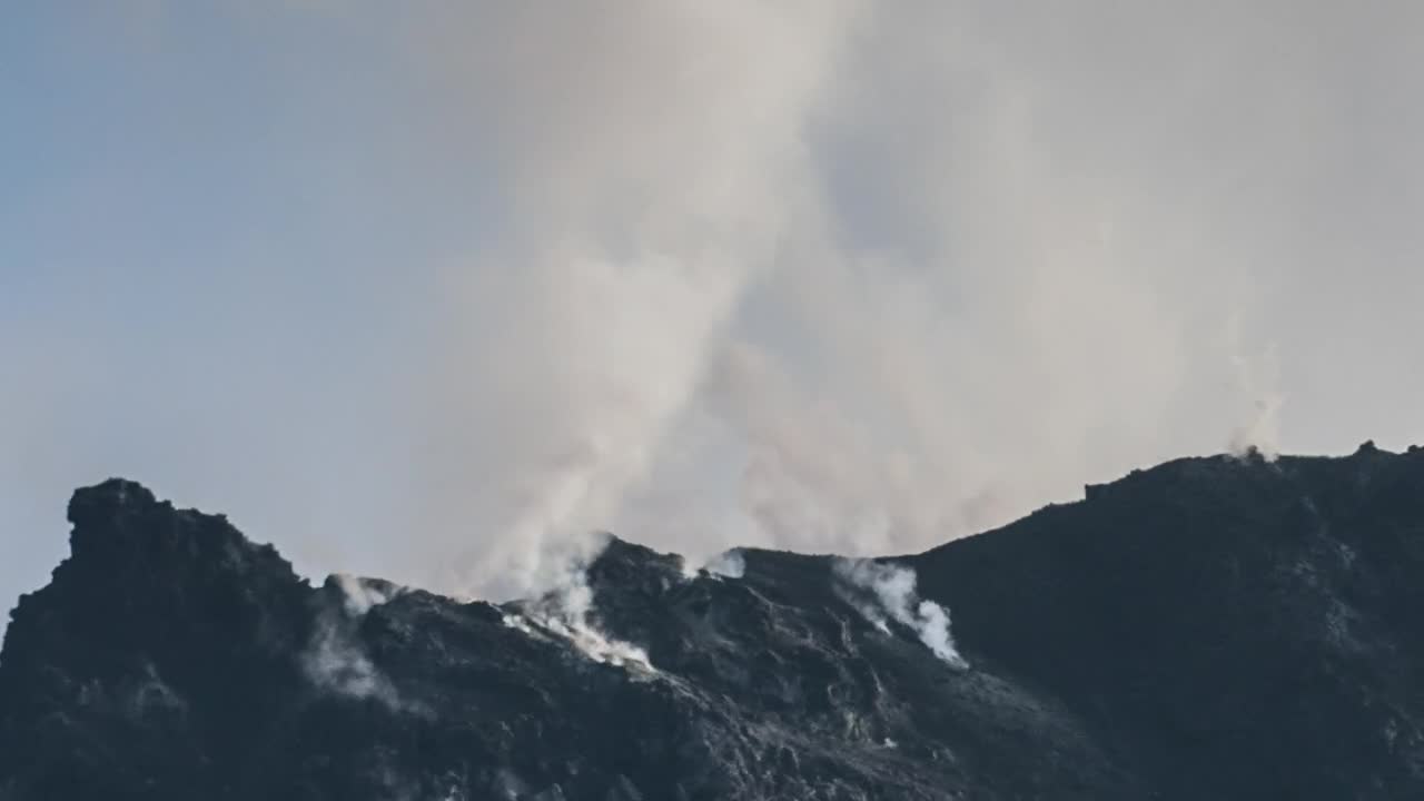 Stock Video Black Lava Getting Cold Live Wallpaper For PC - Free Download