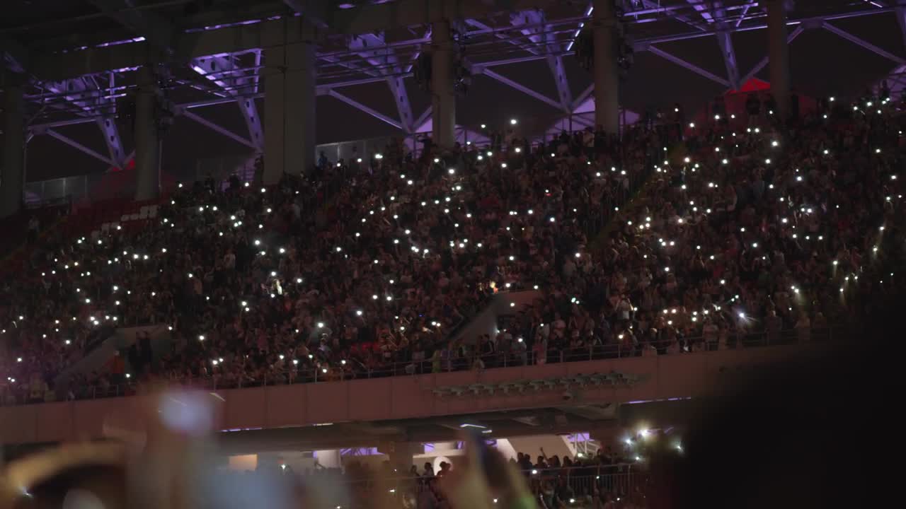 Stock Video Crowded Concert Hall Live Wallpaper For PC - Free Download