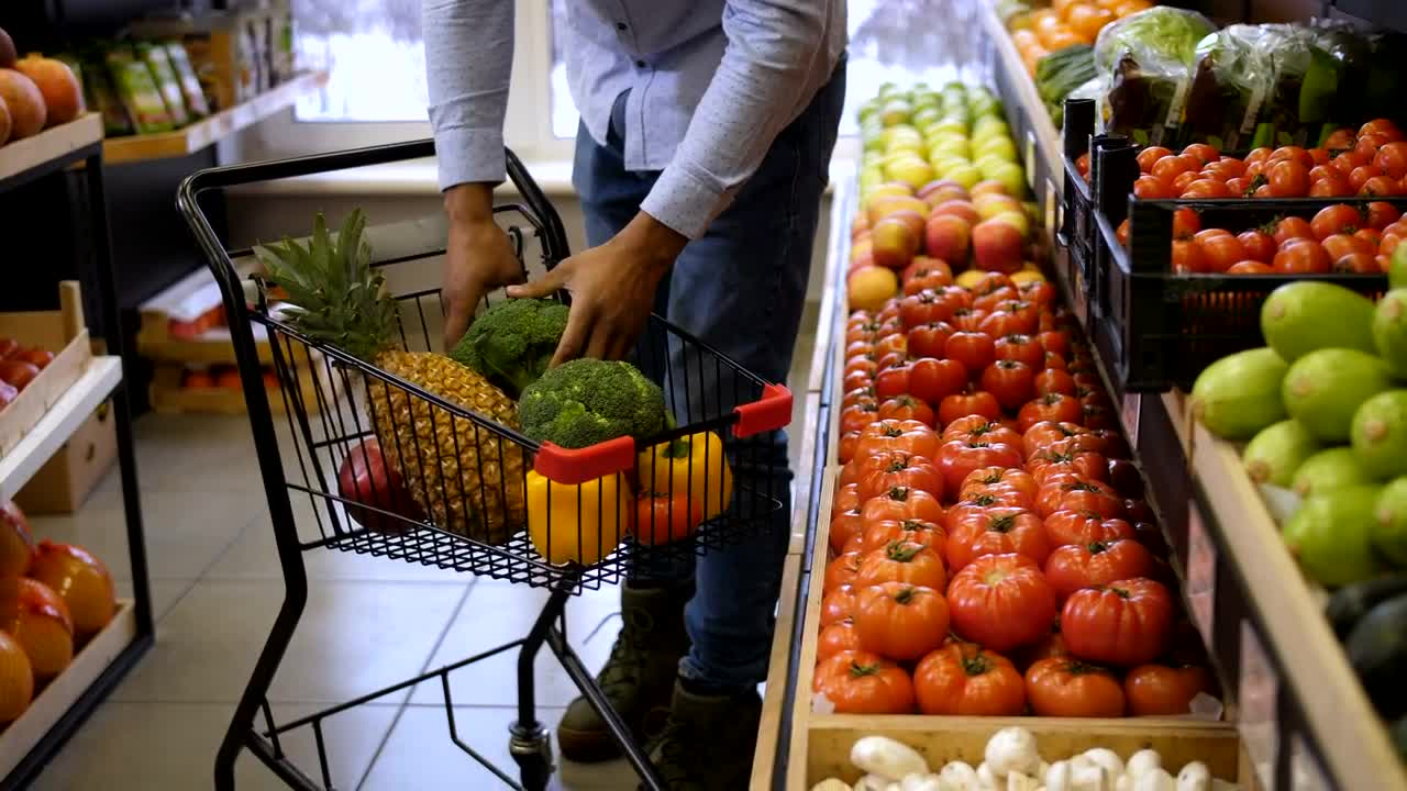 Stock Video Man Grocery Shopping Animated Wallpaper - Free Download