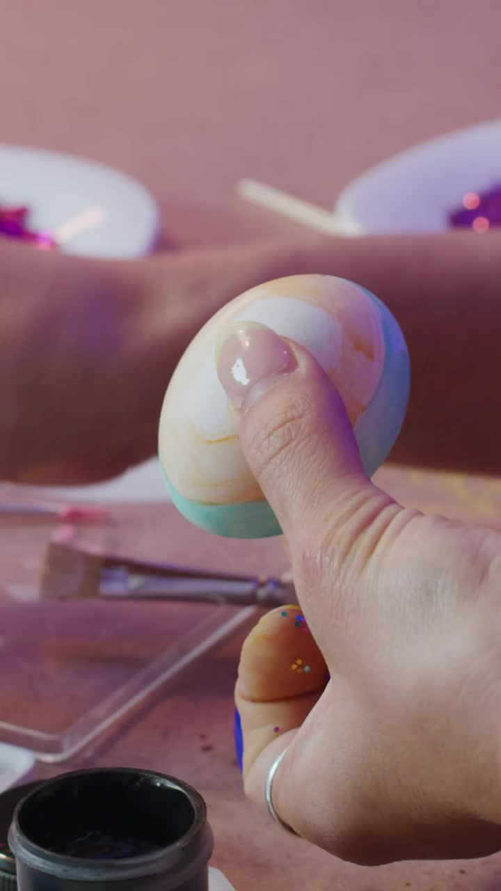 Free Stock Video Woman Painting An Egg For Easter Live Wallpaper - Free Download