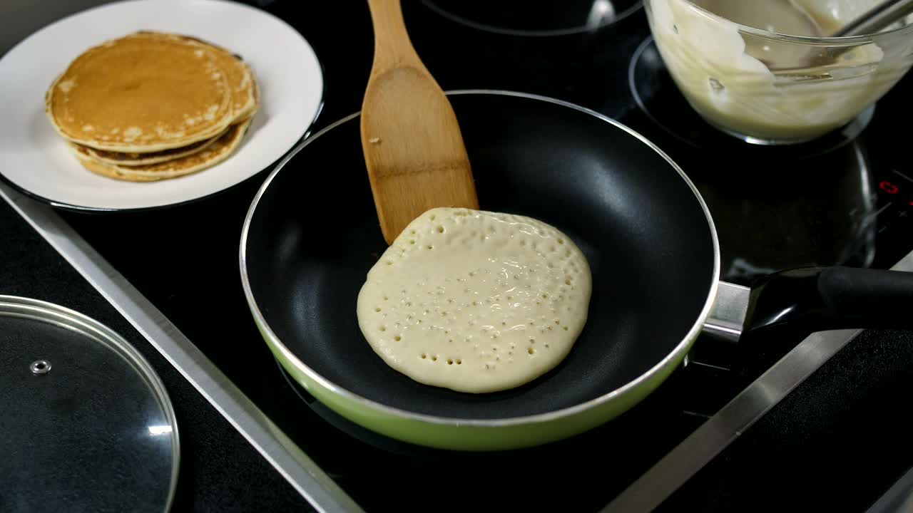 Stock Video Flipping A Pancake On A Stove Live Wallpaper For PC - Free Download