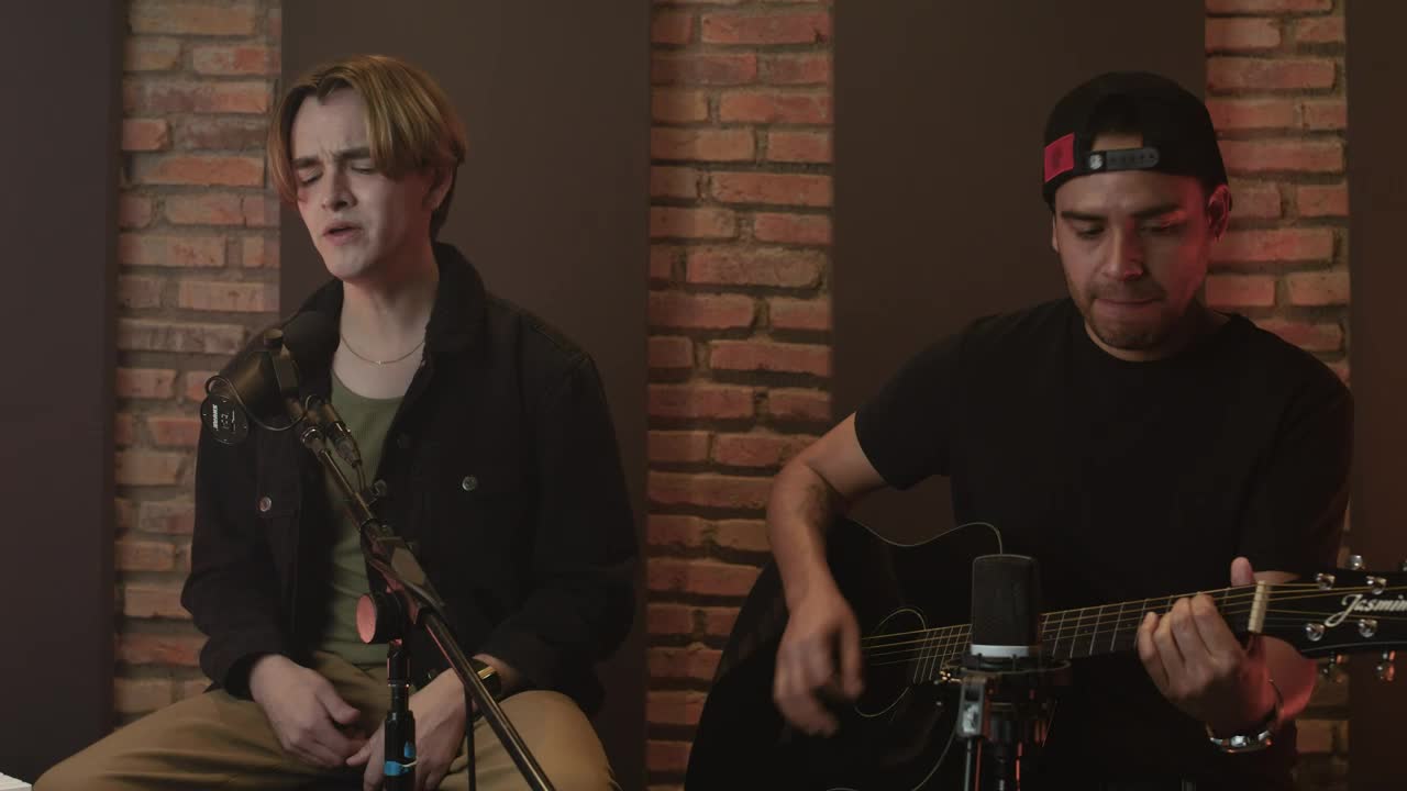 Free Stock Video Romantic Boy Band Performing A Song Live Wallpaper - Free Download