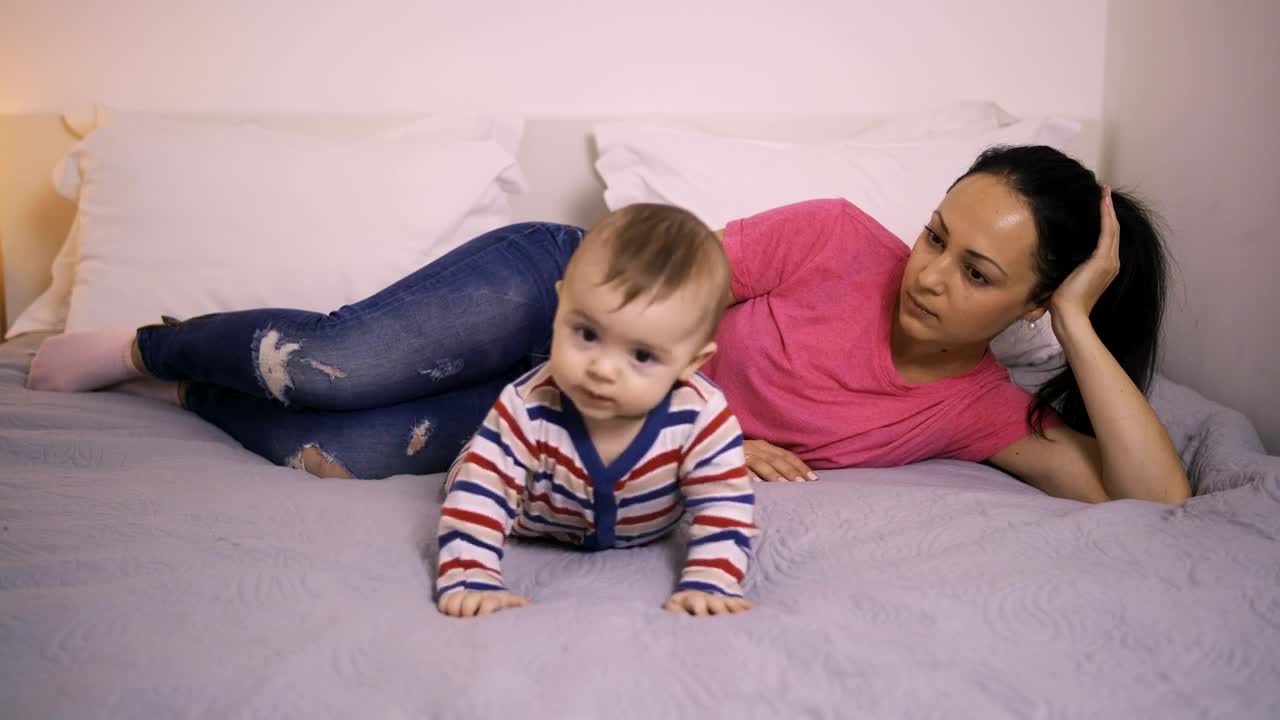 Stock Video Depressed Mother With Her Baby Live Wallpaper For PC - Free Download