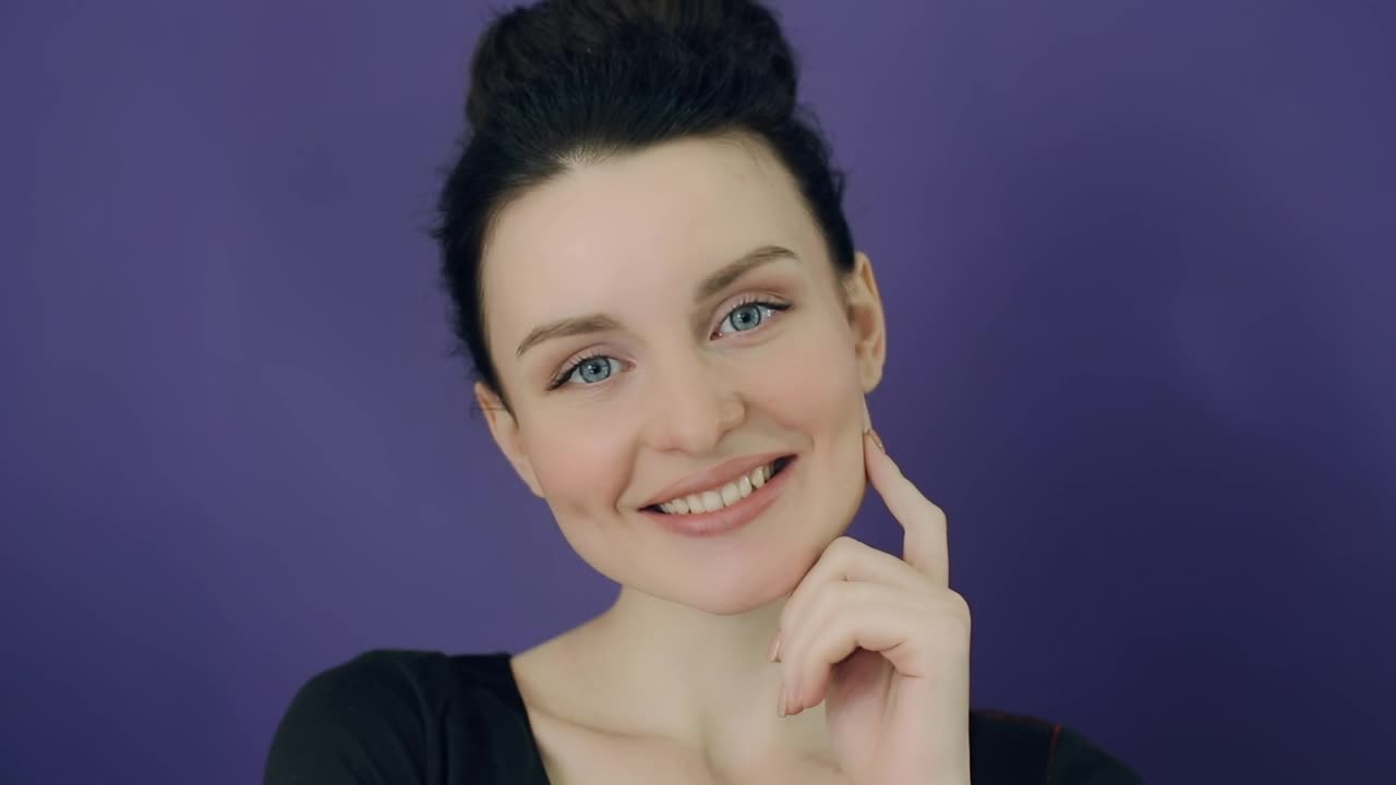 Video Stock Portrait Of A Smiling Woman With Purple Background Live Wallpaper Free - Free Download