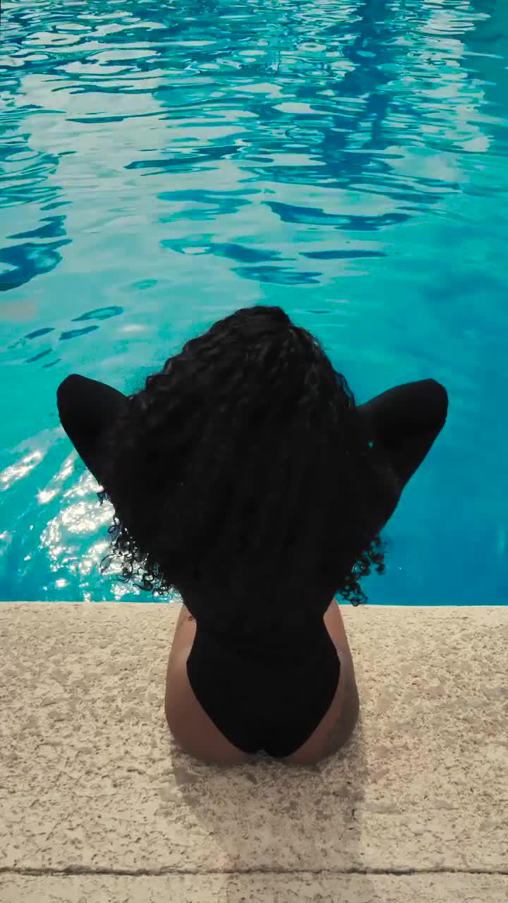 Free Stock Video Sitting By The Edge Of The Swimming Pool Live Wallpaper - Free Download