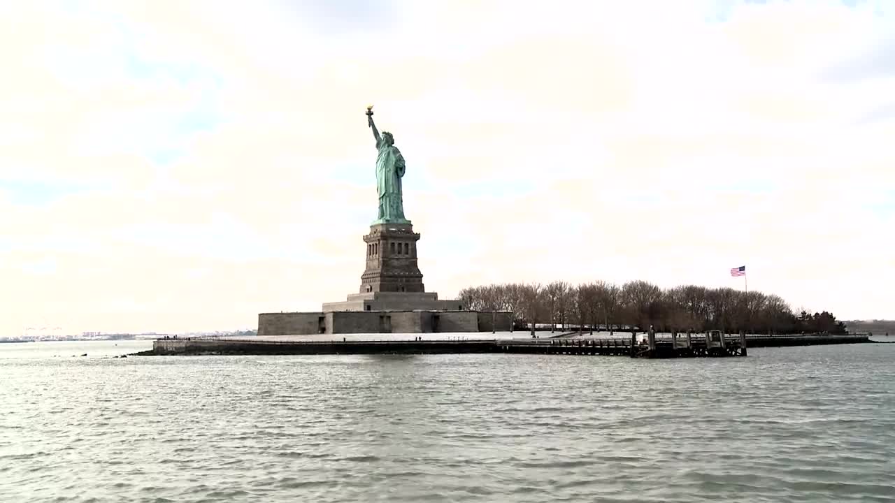 Free Stock Video Sailing By The Statue Of Liberty In A Cloudy Day Live Wallpaper - Free Download