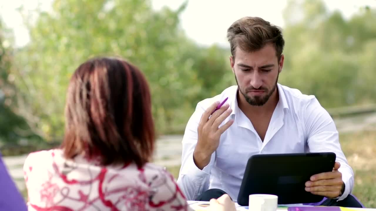 Video Stock Businessman And Is Coworker Argue Live Wallpaper For PC - Free Download