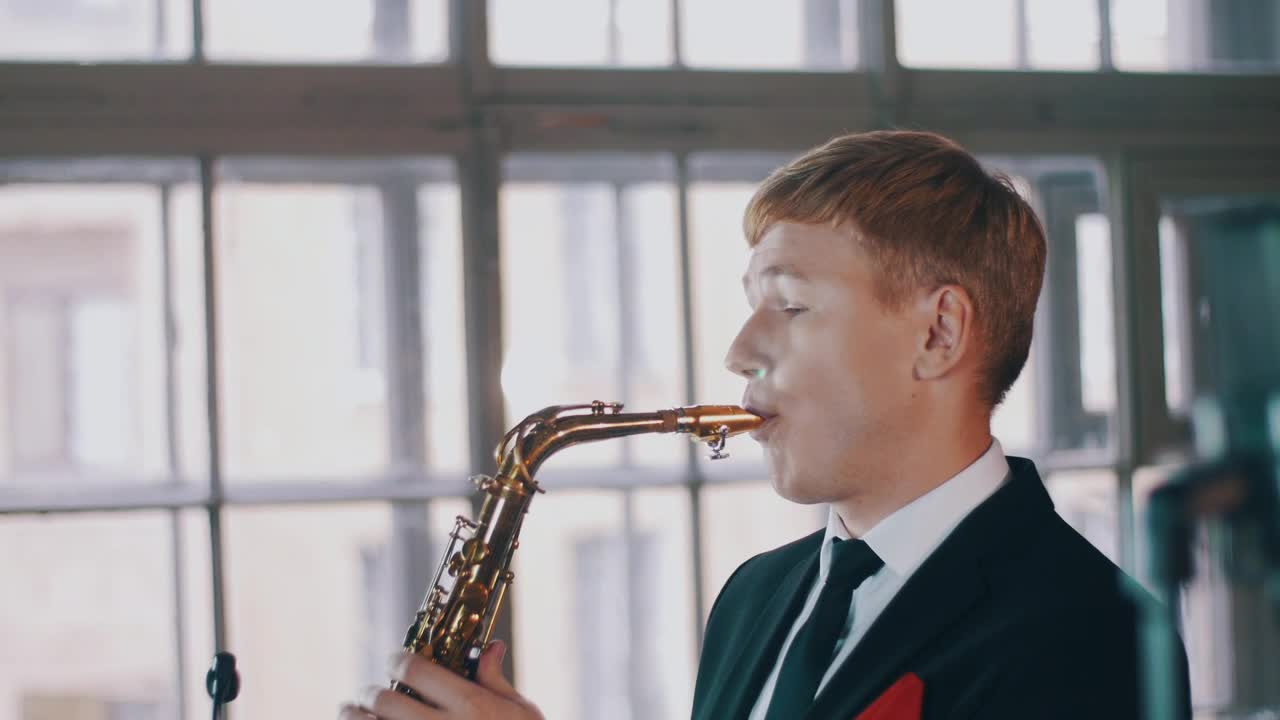 Stock Video Jazz Band Performing On Stage Animated Wallpaper - Free Download