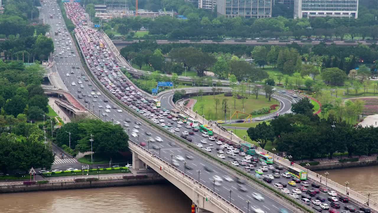 Stock Video Heavy Traffic On The Highway Animated Wallpaper - Free Download