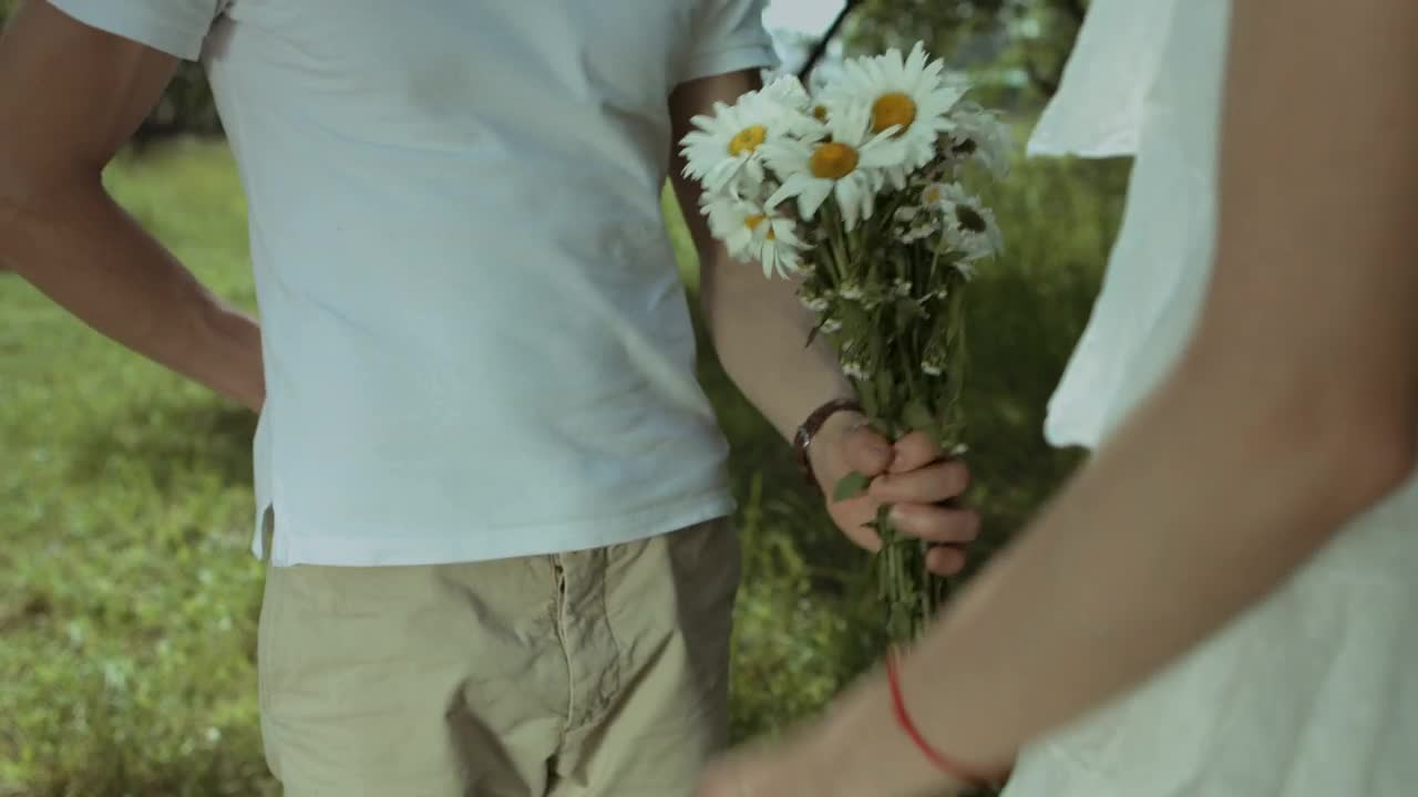 Stock Video Marriage Proposal In A Beautiful Garde Animated Wallpaper - Free Download