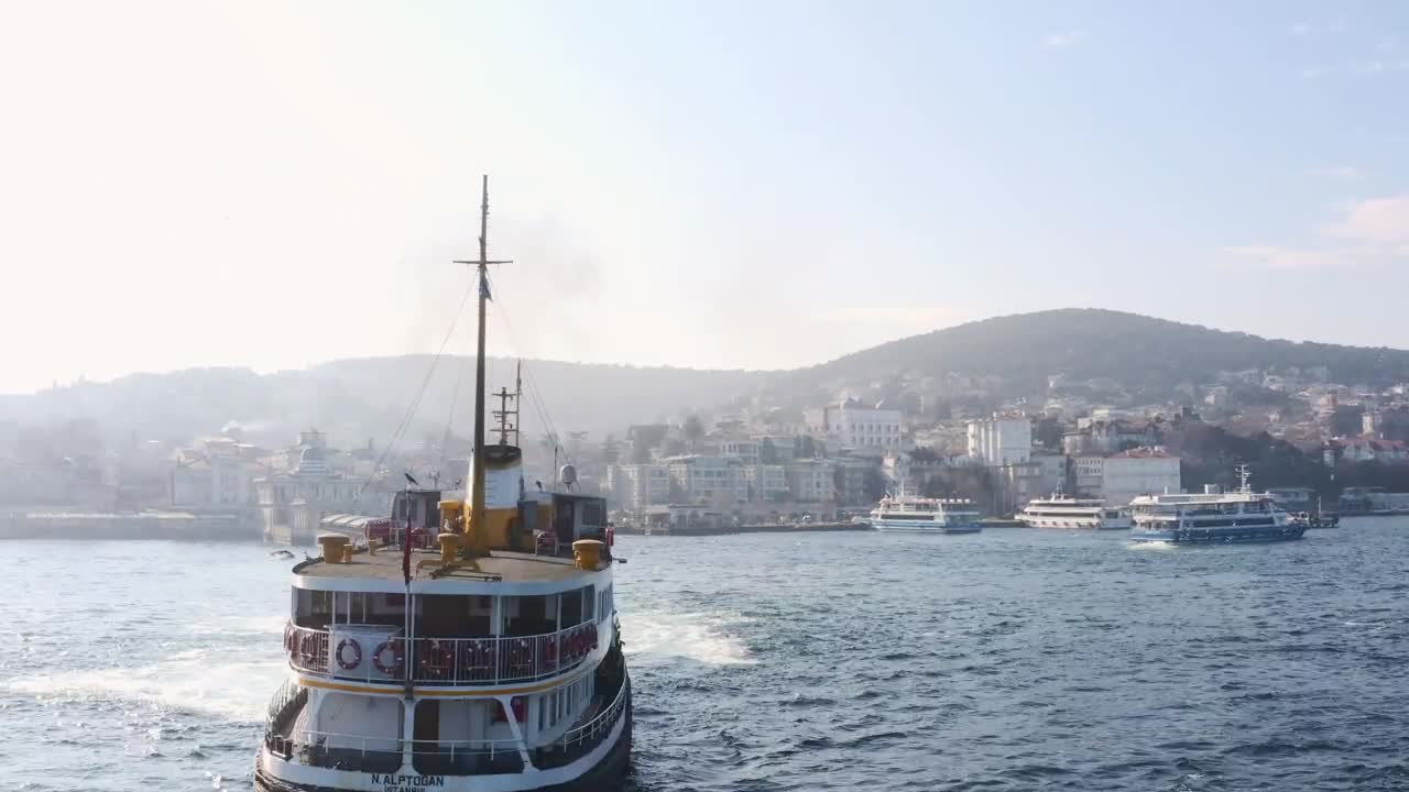 Stock Video Ferry Leaving Port Live Wallpaper For PC - Free Download