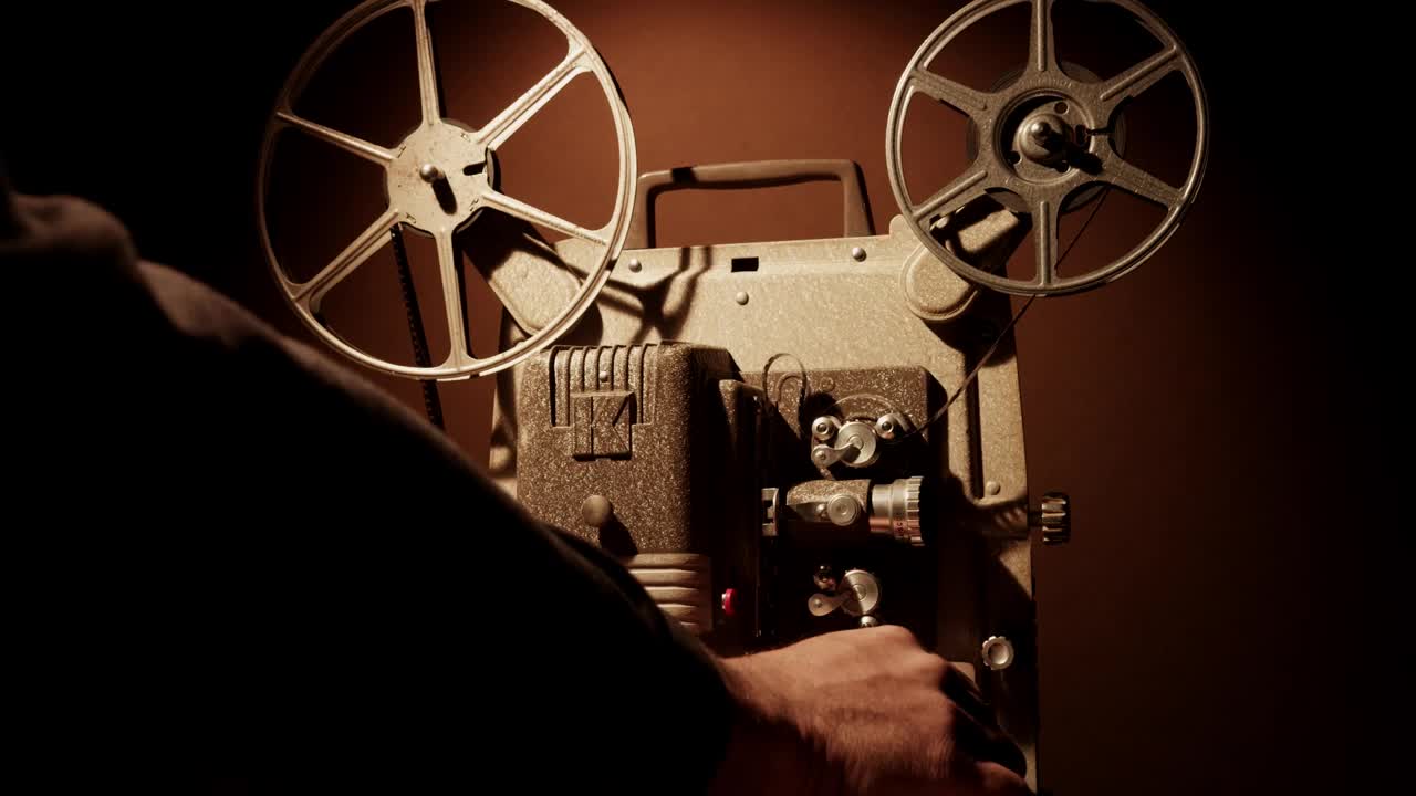 Free Stock Video Turning On A Vintage Film Projector Live Wallpaper - Free Download