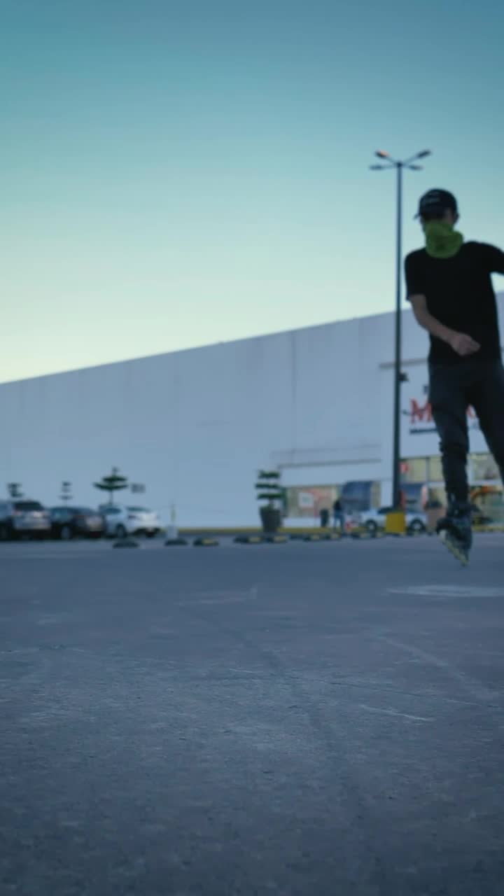 Free Stock Video Urban Boy With Roller Skates Sliding And Spinning In A Live Wallpaper - Free Download