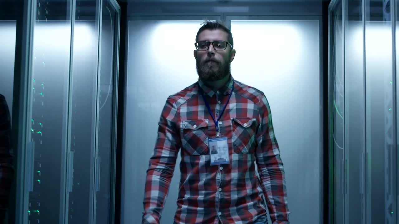 Stock Video Man Working With Data Center Compute Animated Wallpaper - Free Download