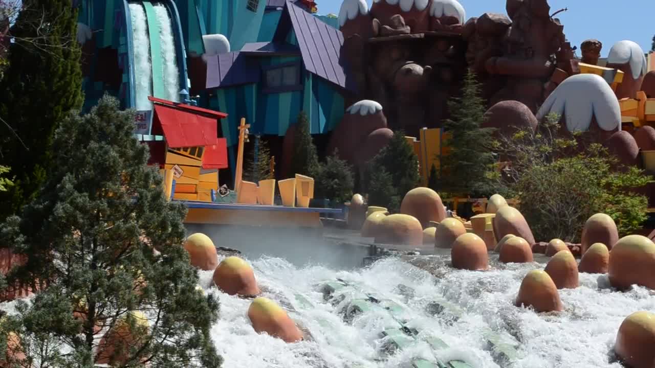 Free Stock Video Waterpark Slide During A Hot Day Live Wallpaper - Free Download
