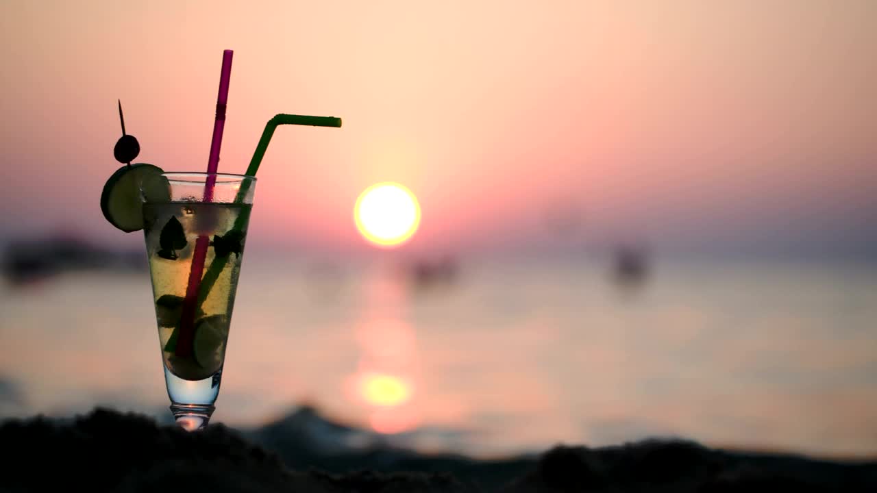 Stock Video Mojito Against The Coas Animated Wallpaper - Free Download