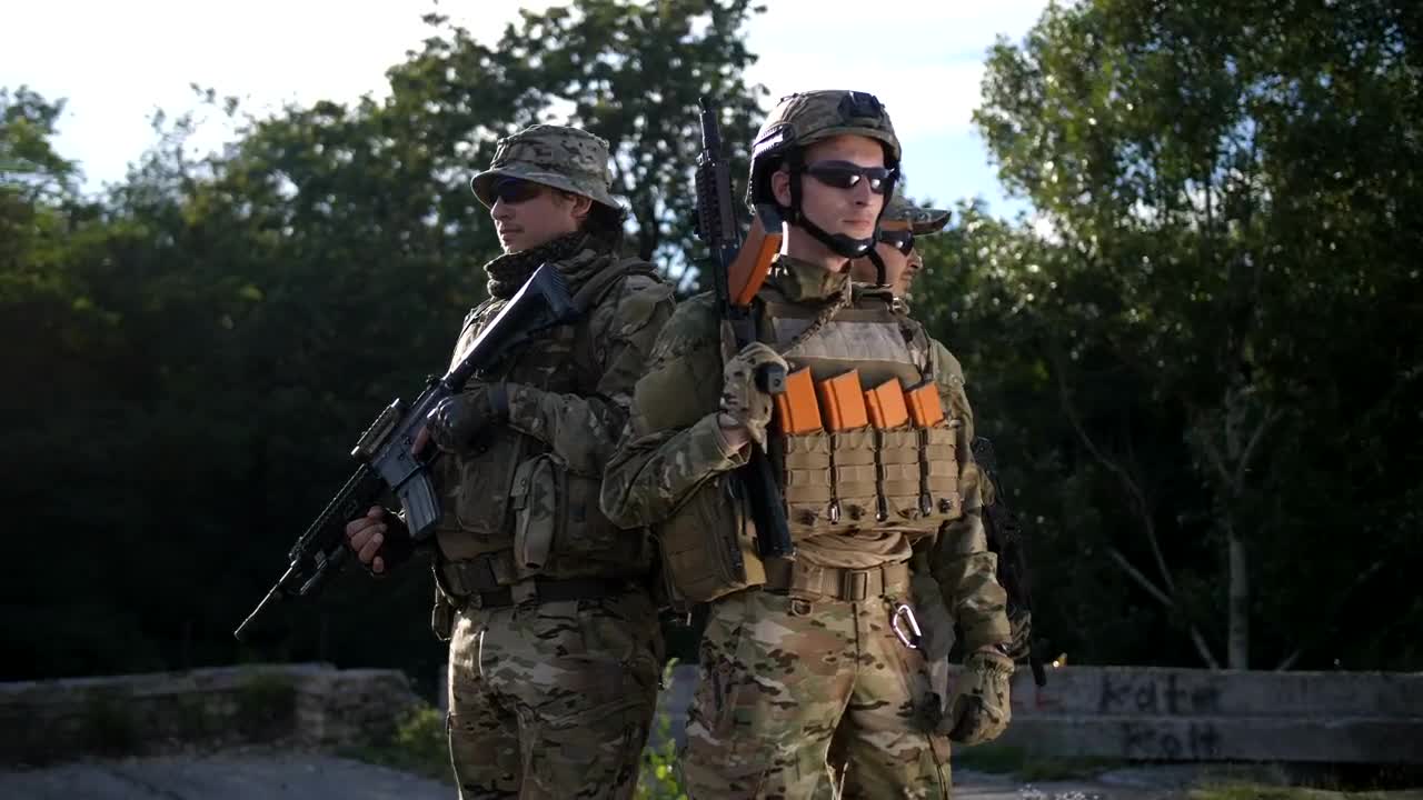 Free Video Stock Soldiers Standing Still Live Wallpaper - Free Download
