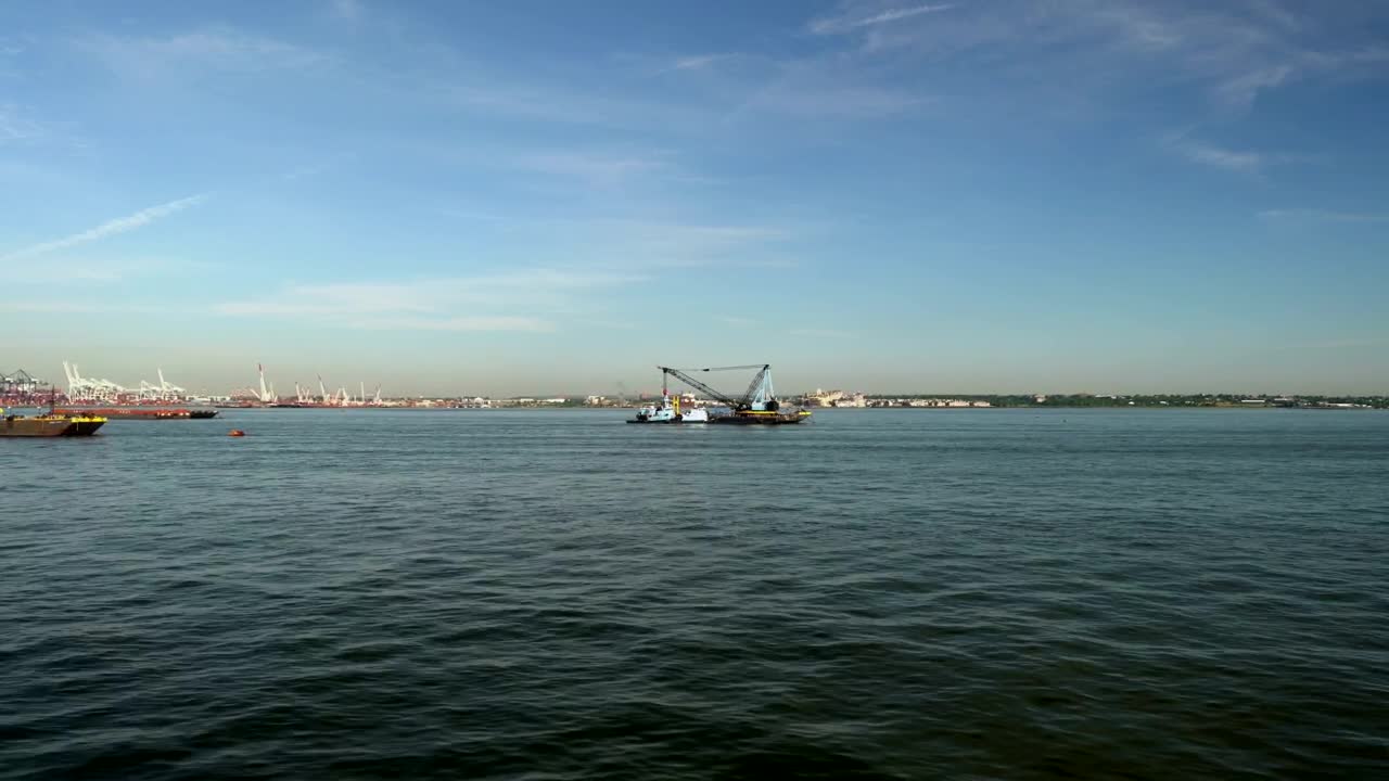 Stock Video Floating Crane In New York Harbor Live Wallpaper For PC - Free Download