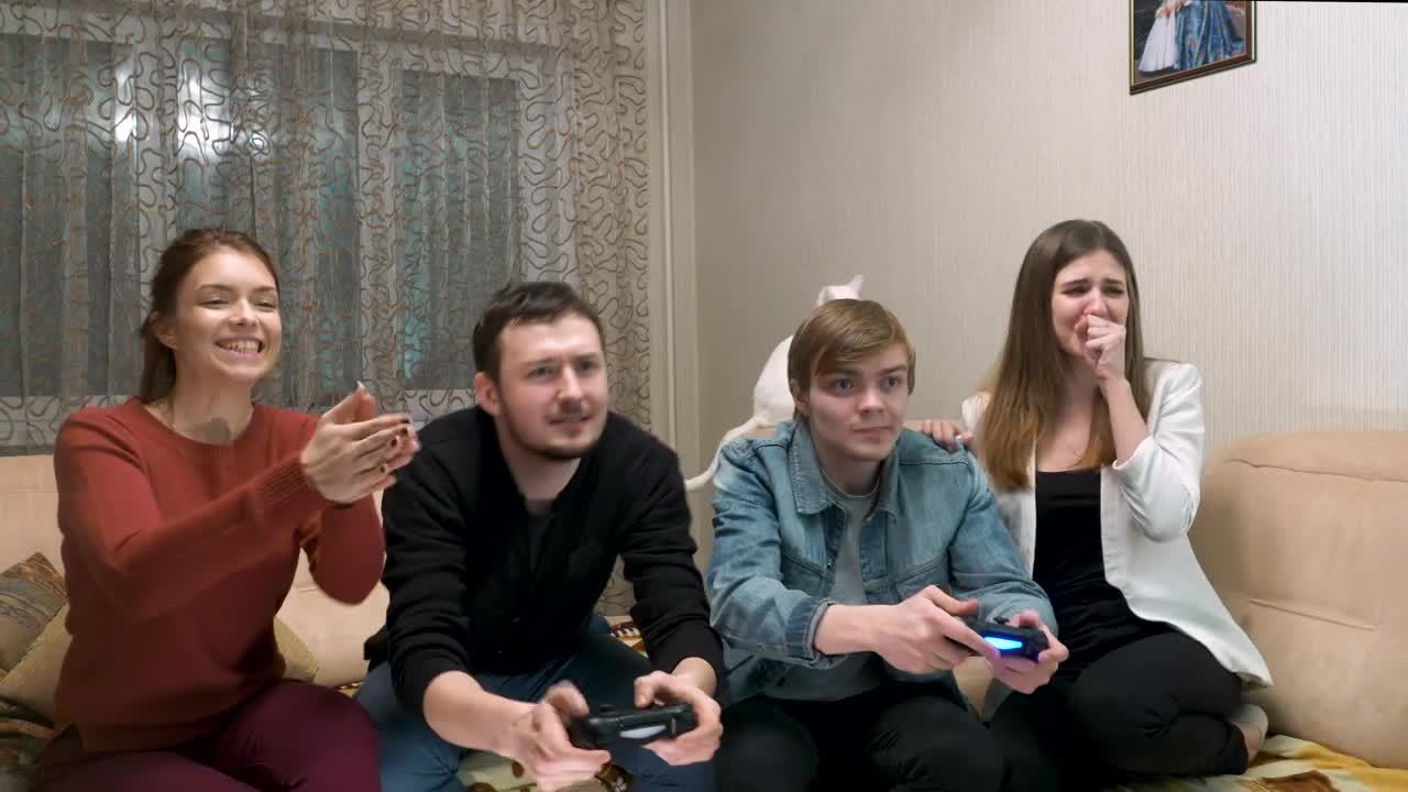 Stock Video Couples Playing A Video Game Together Live Wallpaper For PC - Free Download