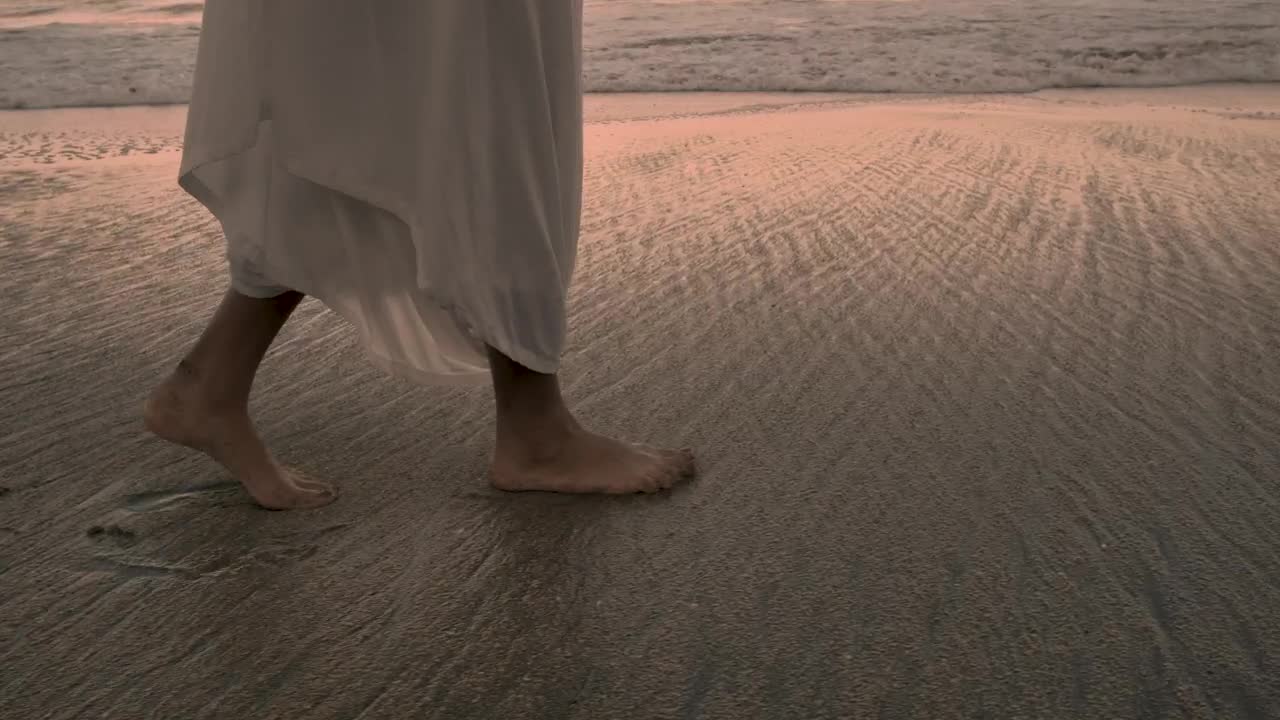 Stock Video Feet Walking On The Beach Live Wallpaper For PC - Free Download