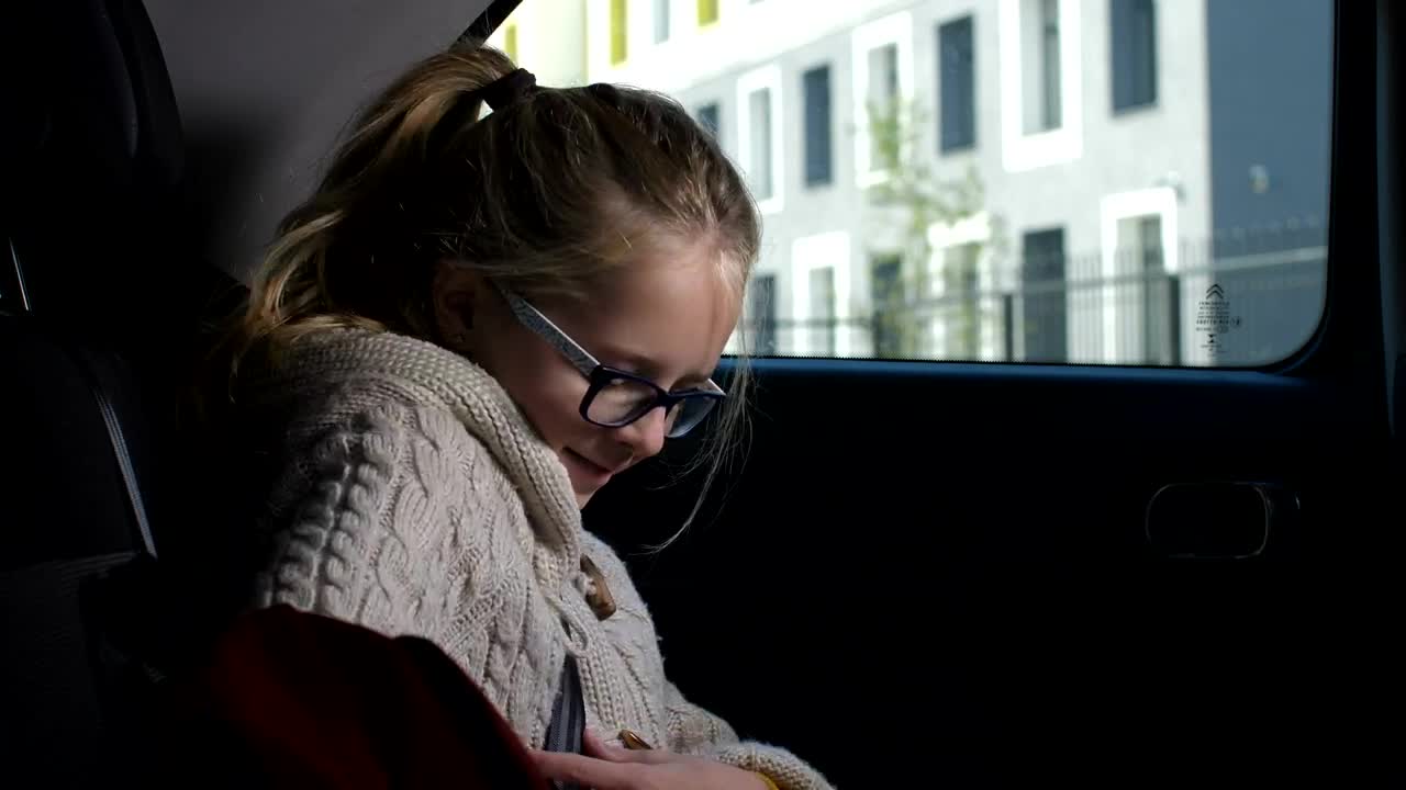 Stock Video Girl Arriving For School Live Wallpaper For PC - Free Download