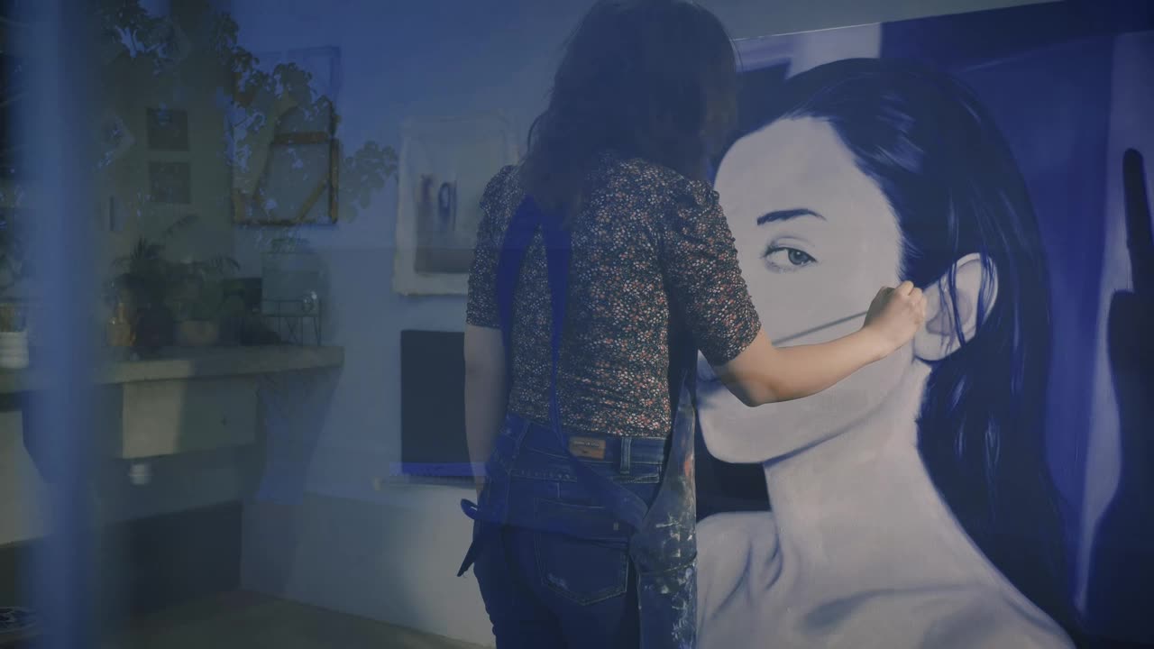 Stock Video Oil Painter Working On A Portrait Live Wallpaper - Free Download